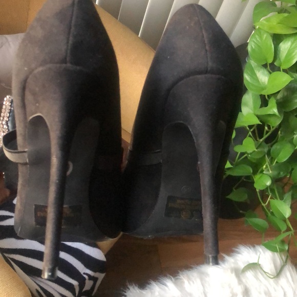Olivia Jaymes Gorgeous Black Faux Suede Pumps with Rhinestone Bow Design! Sz 8.5 - Picture 6 of 9
